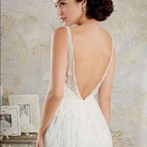 Alfred Angelo style 8572 wedding dress